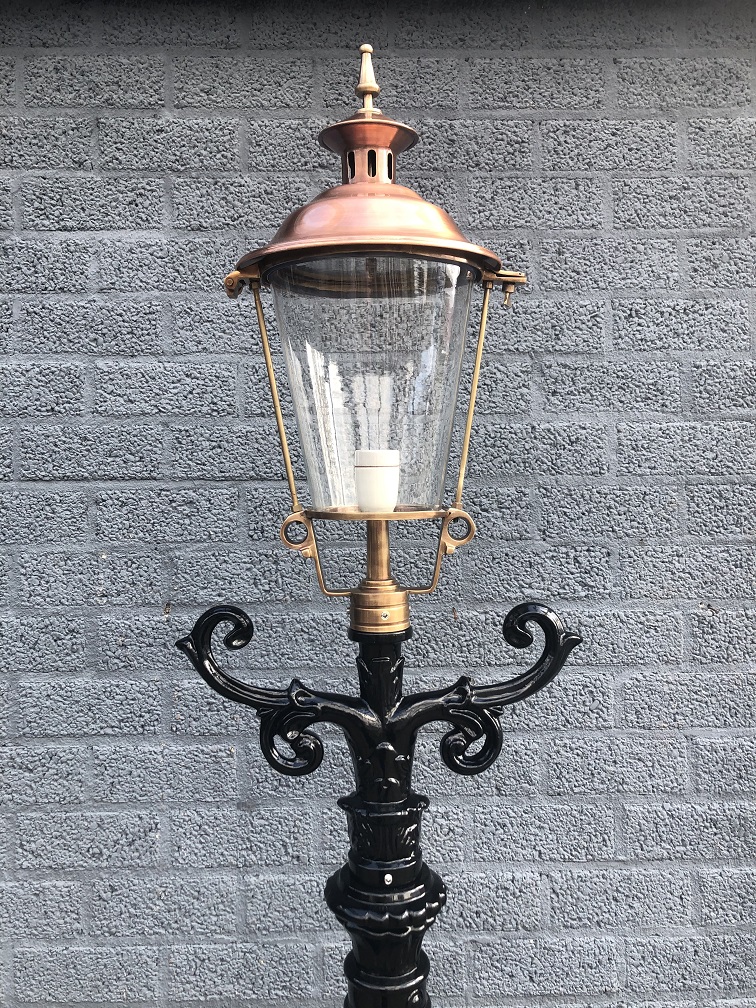 Miniatuur pastel Shipley Buitenlamp, lantaarn met keramische fitting en glas, gegoten aluminium... -  HANDGEMAAKT.EU