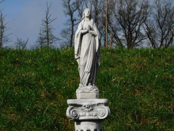 Marienstatue auf Sockel - 129 cm - Stein